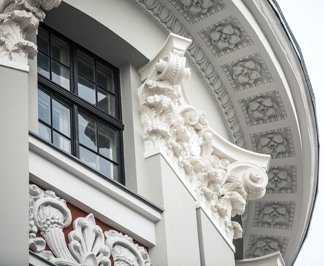 Centrally Located Apartment Overlooking Vermanes Park Riga Exteriör bild